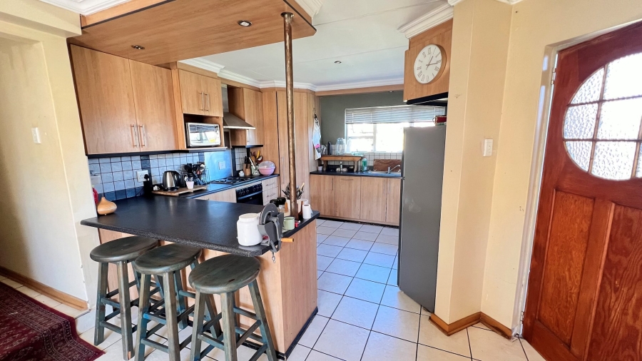 3 Bedroom Property for Sale in Langenhovenpark Free State